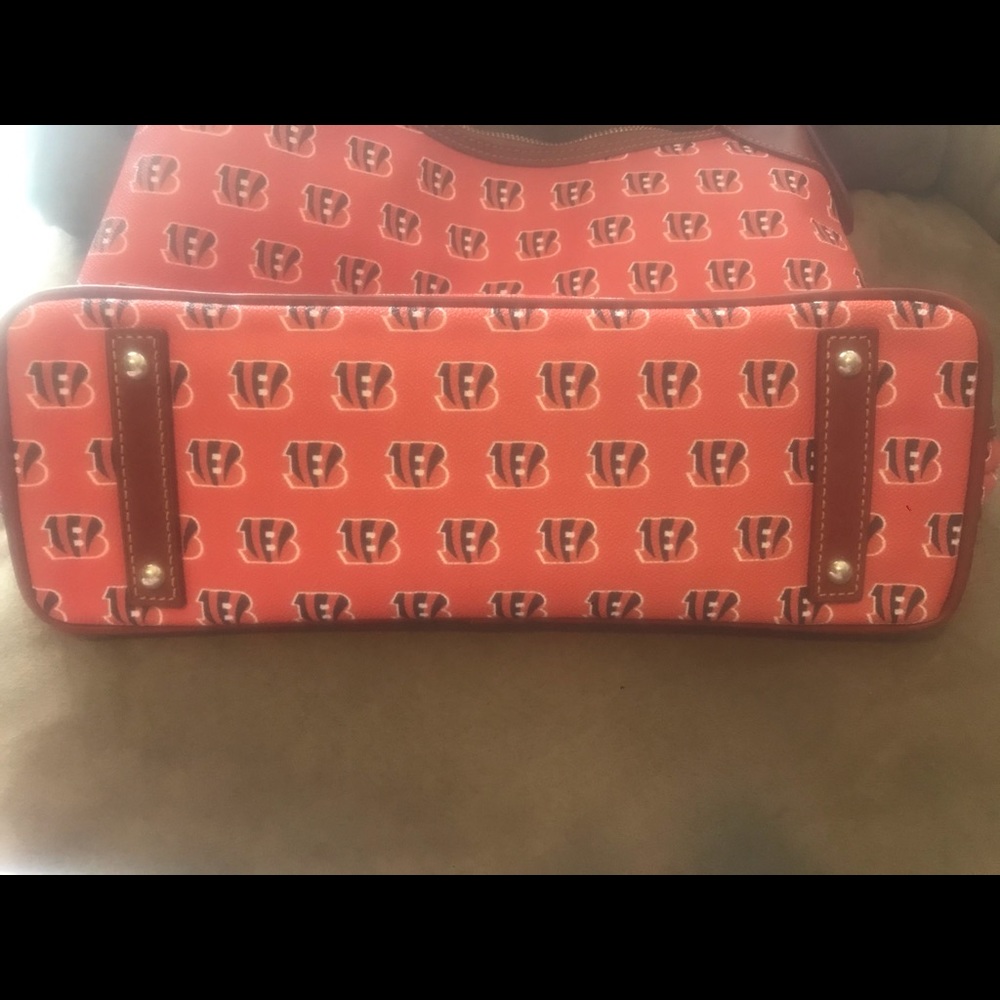 Dooney & Bourke